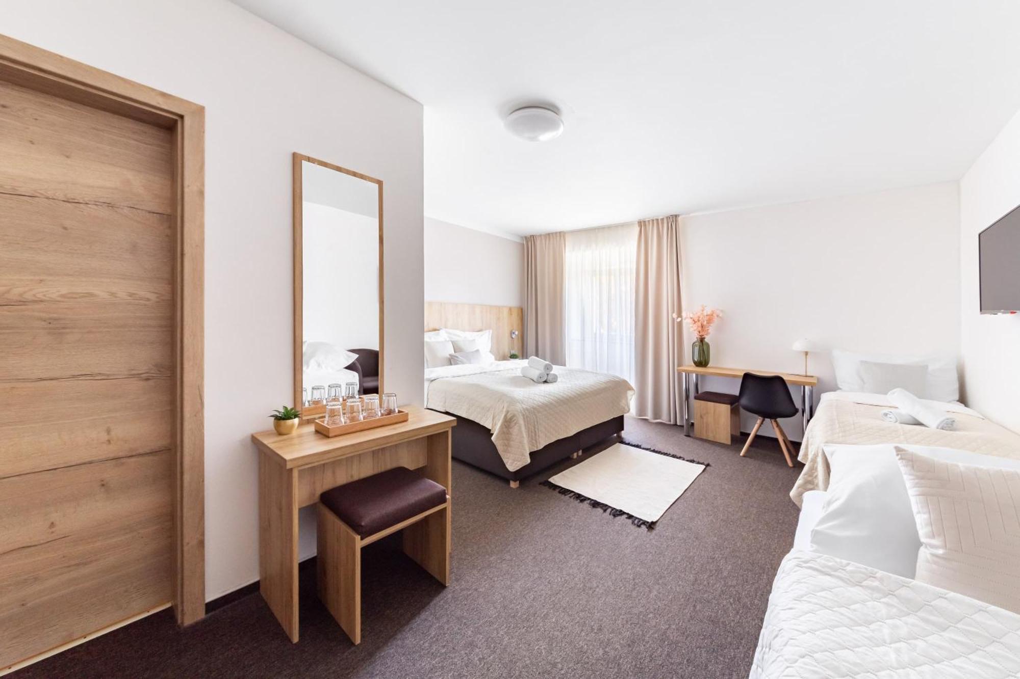 Hotel Snezne Eksteriør bilde